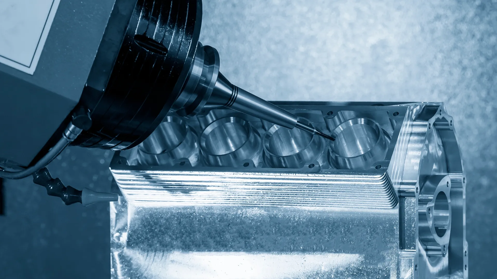 خدمة تصنيع الآلات CNC ذات 5 محاور HDC