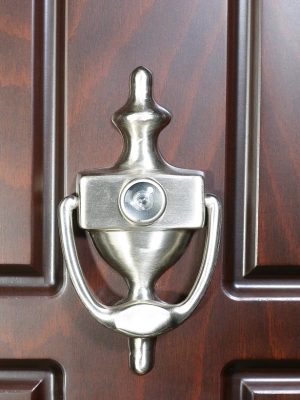 maniglia per porta dal design moderno