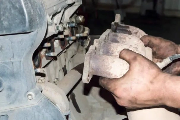 repairing cracked exhaust manifold 2