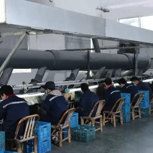 lucidatura di parti forgiate